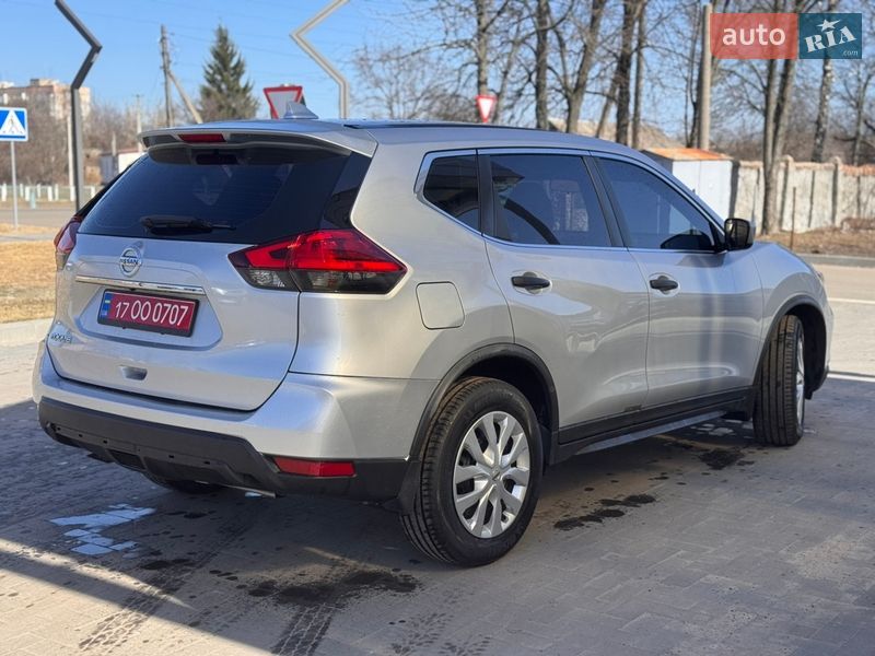 Внедорожник / Кроссовер Nissan Rogue 2017 в Лубнах