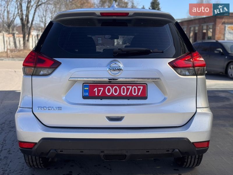 Внедорожник / Кроссовер Nissan Rogue 2017 в Лубнах