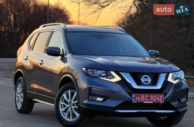 Позашляховик / Кросовер Nissan Rogue 2017 в Мені