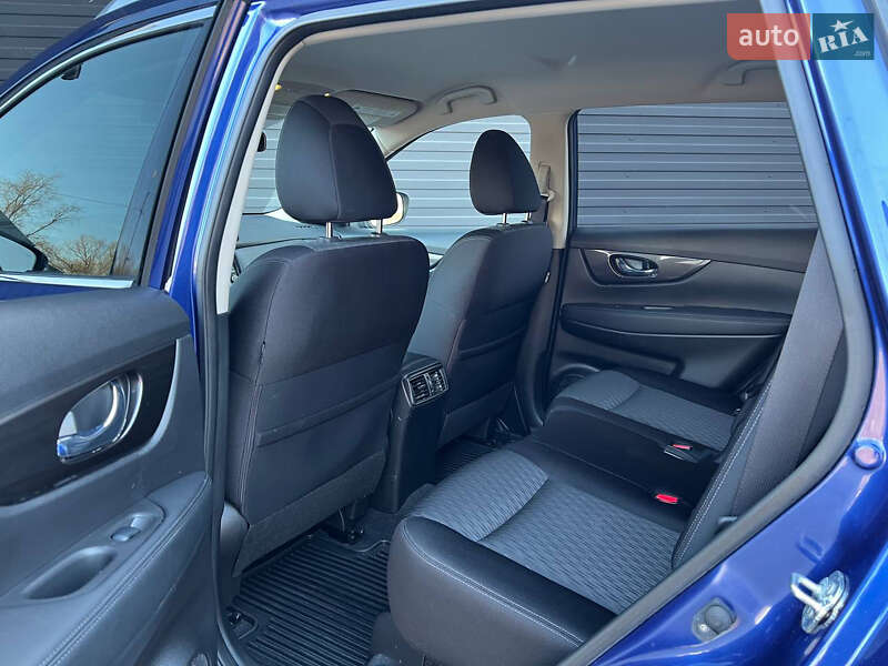 Внедорожник / Кроссовер Nissan Rogue 2018 в Каменском