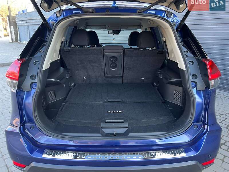 Внедорожник / Кроссовер Nissan Rogue 2018 в Каменском