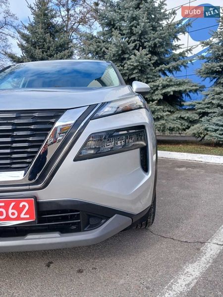 Внедорожник / Кроссовер Nissan Rogue 2023 в Броварах