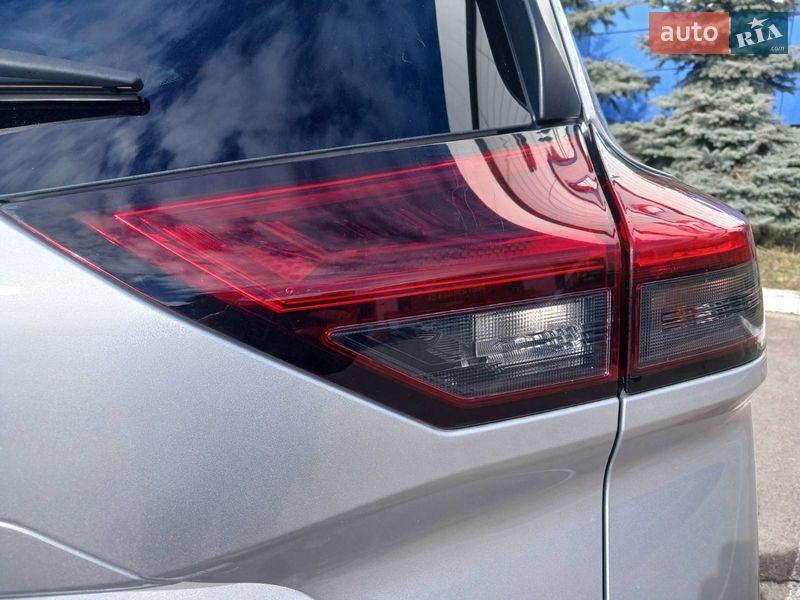 Внедорожник / Кроссовер Nissan Rogue 2023 в Броварах