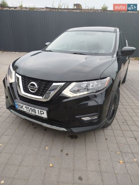 Внедорожник / Кроссовер Nissan Rogue 2017 в Сарнах