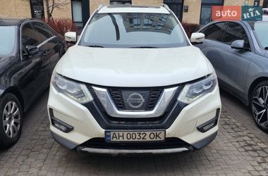 Внедорожник / Кроссовер Nissan Rogue 2017 в Киеве