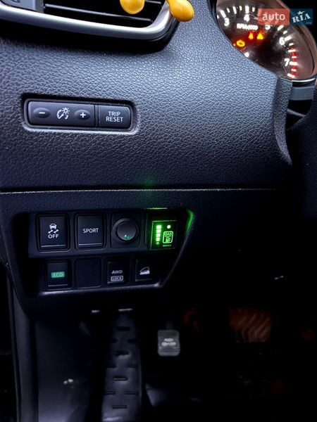 Позашляховик / Кросовер Nissan Rogue 2016 в Полтаві