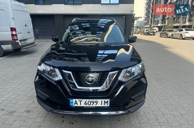 Позашляховик / Кросовер Nissan Rogue 2017 в Івано-Франківську