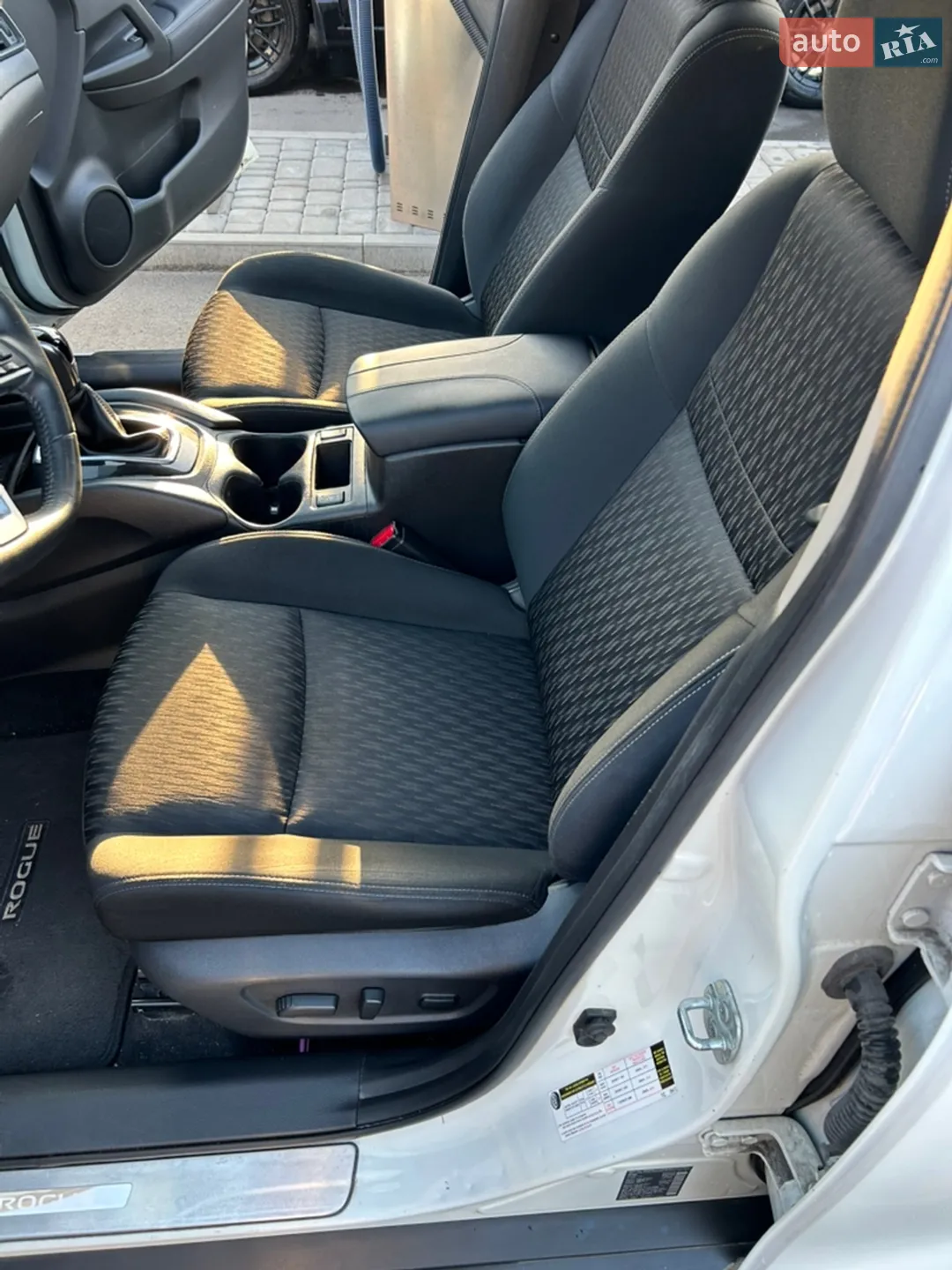 2018 Nissan Rogue - мініатюра 14