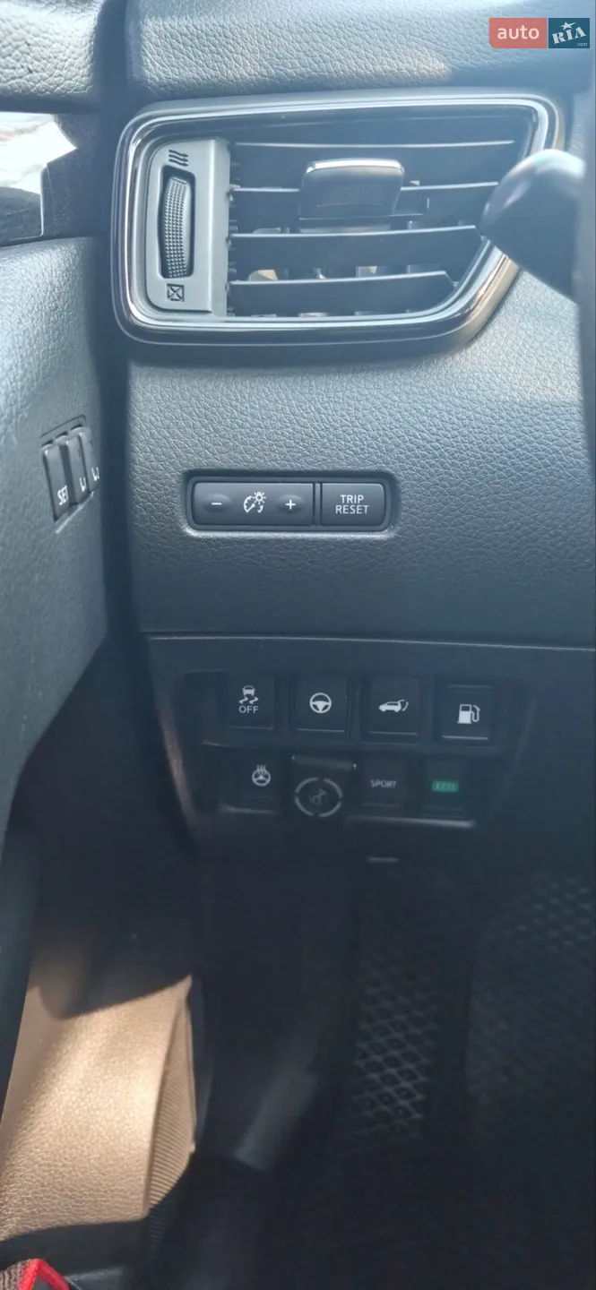 2018 Nissan Rogue - мініатюра 16