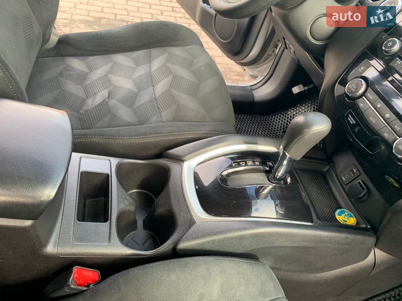 Внедорожник / Кроссовер Nissan Rogue 2015 в Черкассах фото 6 Внедорожник / Кроссовер Nissan Rogue 2015 в Черкассах
