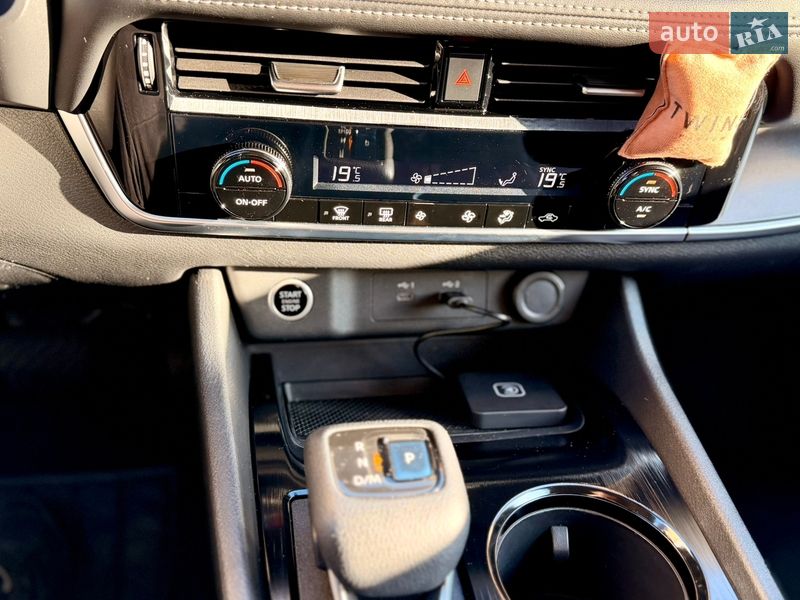 Позашляховик / Кросовер Nissan Rogue 2020 в Києві