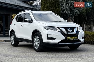 Внедорожник / Кроссовер Nissan Rogue 2017 в Львове