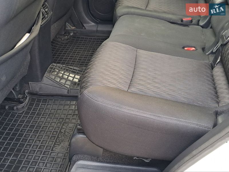 Внедорожник / Кроссовер Nissan Rogue 2017 в Чернигове