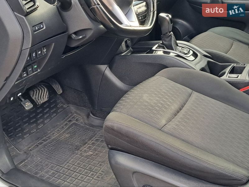 Внедорожник / Кроссовер Nissan Rogue 2017 в Чернигове