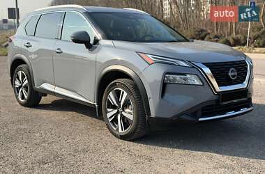 Позашляховик / Кросовер Nissan Rogue 2023 в Львові