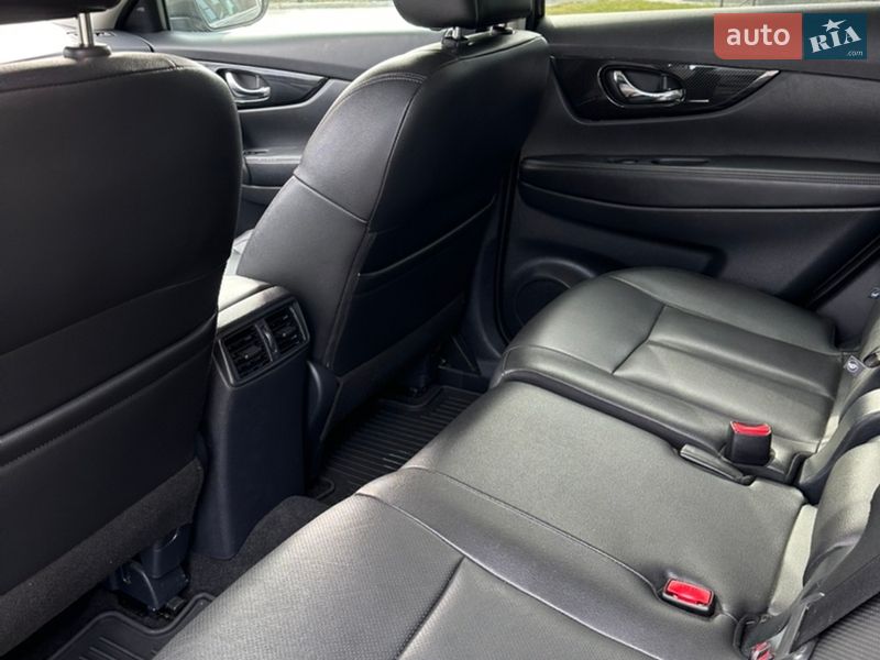 Внедорожник / Кроссовер Nissan Rogue 2018 в Ровно