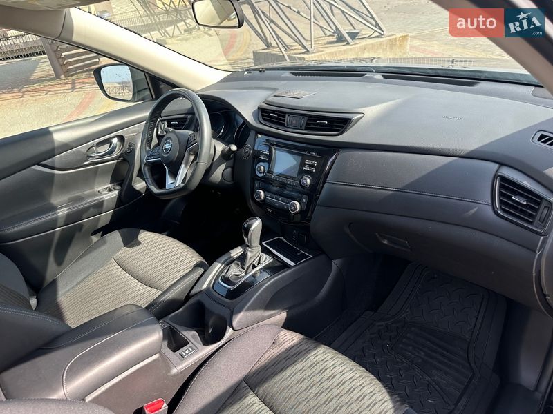 Внедорожник / Кроссовер Nissan Rogue 2017 в Харькове