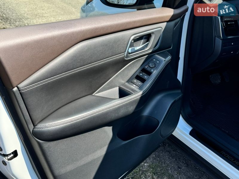 Позашляховик / Кросовер Nissan Rogue 2021 в Києві