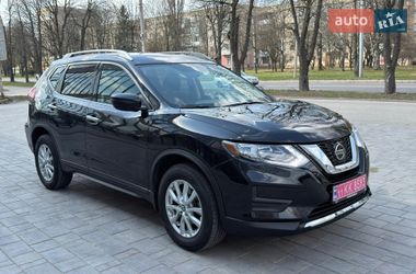 Внедорожник / Кроссовер Nissan Rogue 2018 в Ровно