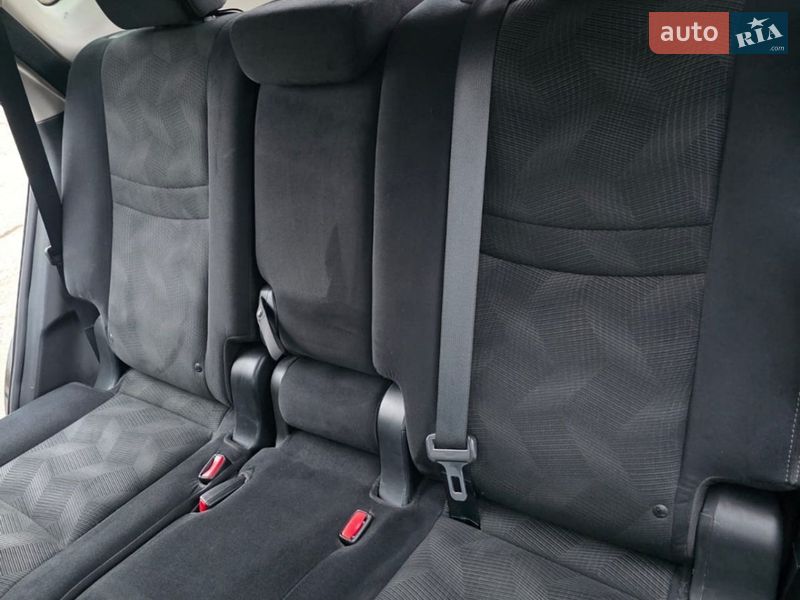 Внедорожник / Кроссовер Nissan Rogue 2015 в Полтаве