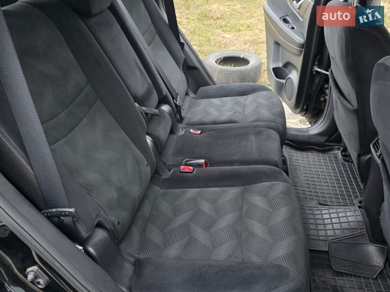 Внедорожник / Кроссовер Nissan Rogue 2015 в Полтаве