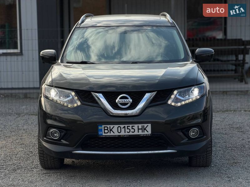 Внедорожник / Кроссовер Nissan Rogue 2015 в Ровно