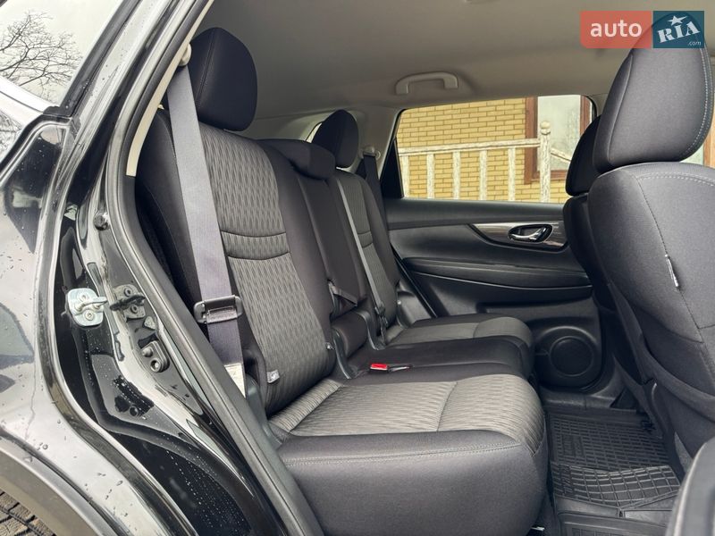 Внедорожник / Кроссовер Nissan Rogue 2016 в Харькове