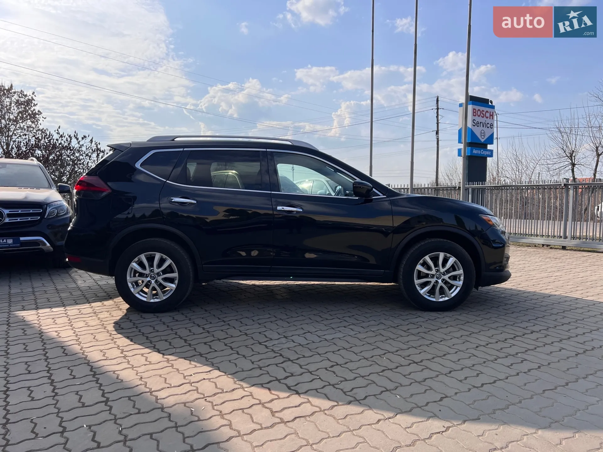 2019 Nissan Rogue - мініатюра 2
