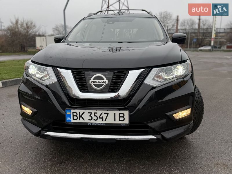 Внедорожник / Кроссовер Nissan Rogue 2017 в Виннице