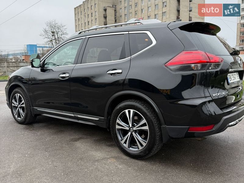 Внедорожник / Кроссовер Nissan Rogue 2017 в Виннице