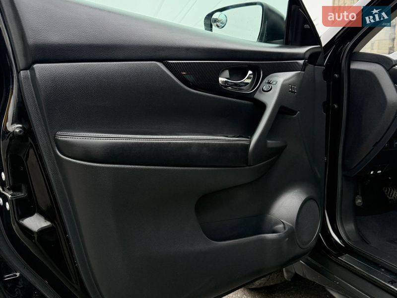 Внедорожник / Кроссовер Nissan Rogue 2017 в Виннице