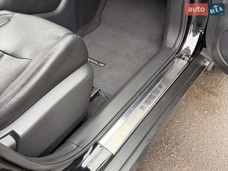 Внедорожник / Кроссовер Nissan Rogue 2017 в Виннице