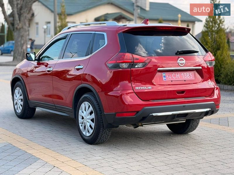 Позашляховик / Кросовер Nissan Rogue 2017 в Львові
