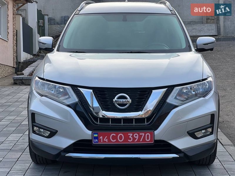 Внедорожник / Кроссовер Nissan Rogue 2017 в Хмельницком