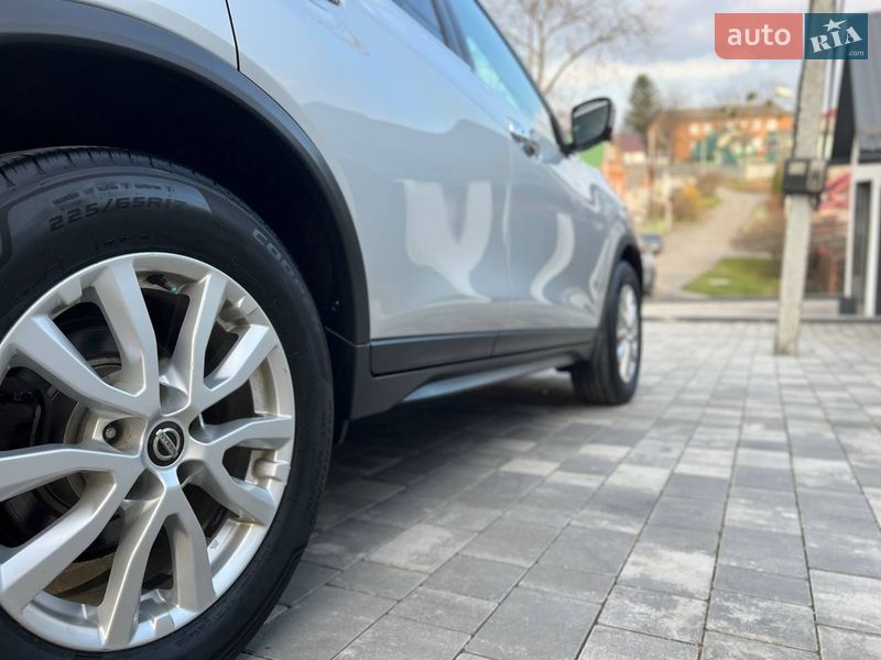 Внедорожник / Кроссовер Nissan Rogue 2017 в Хмельницком