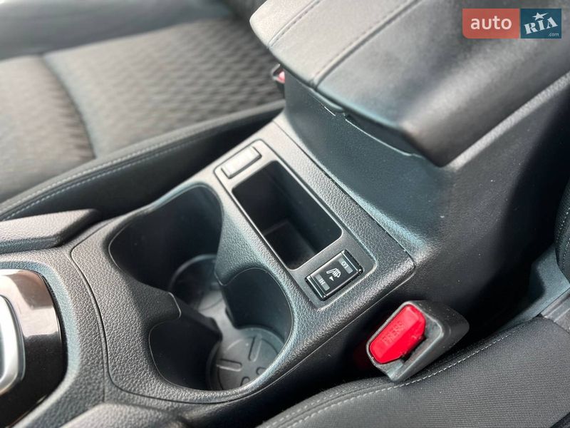 Внедорожник / Кроссовер Nissan Rogue 2017 в Хмельницком