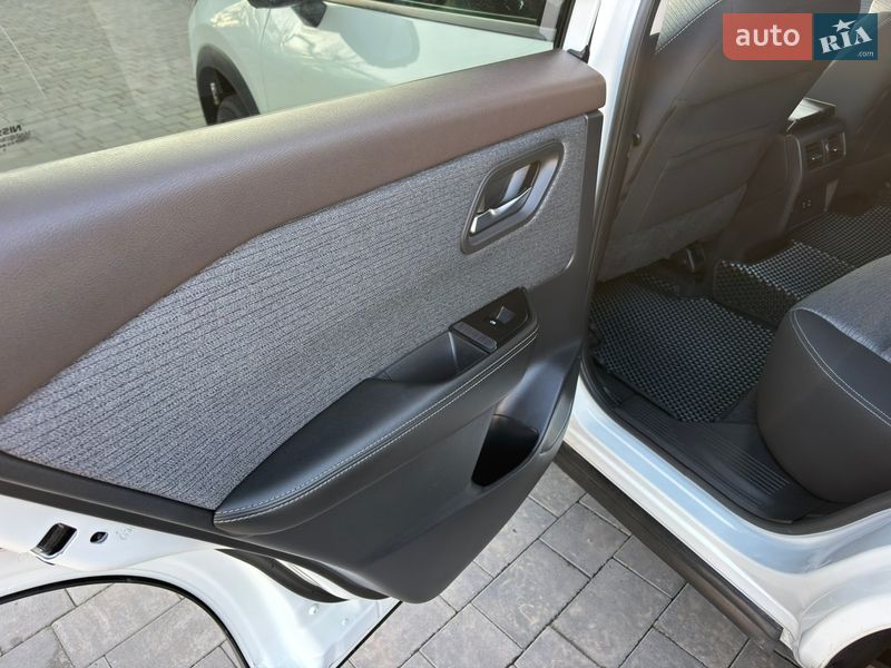 Позашляховик / Кросовер Nissan Rogue 2021 в Полтаві