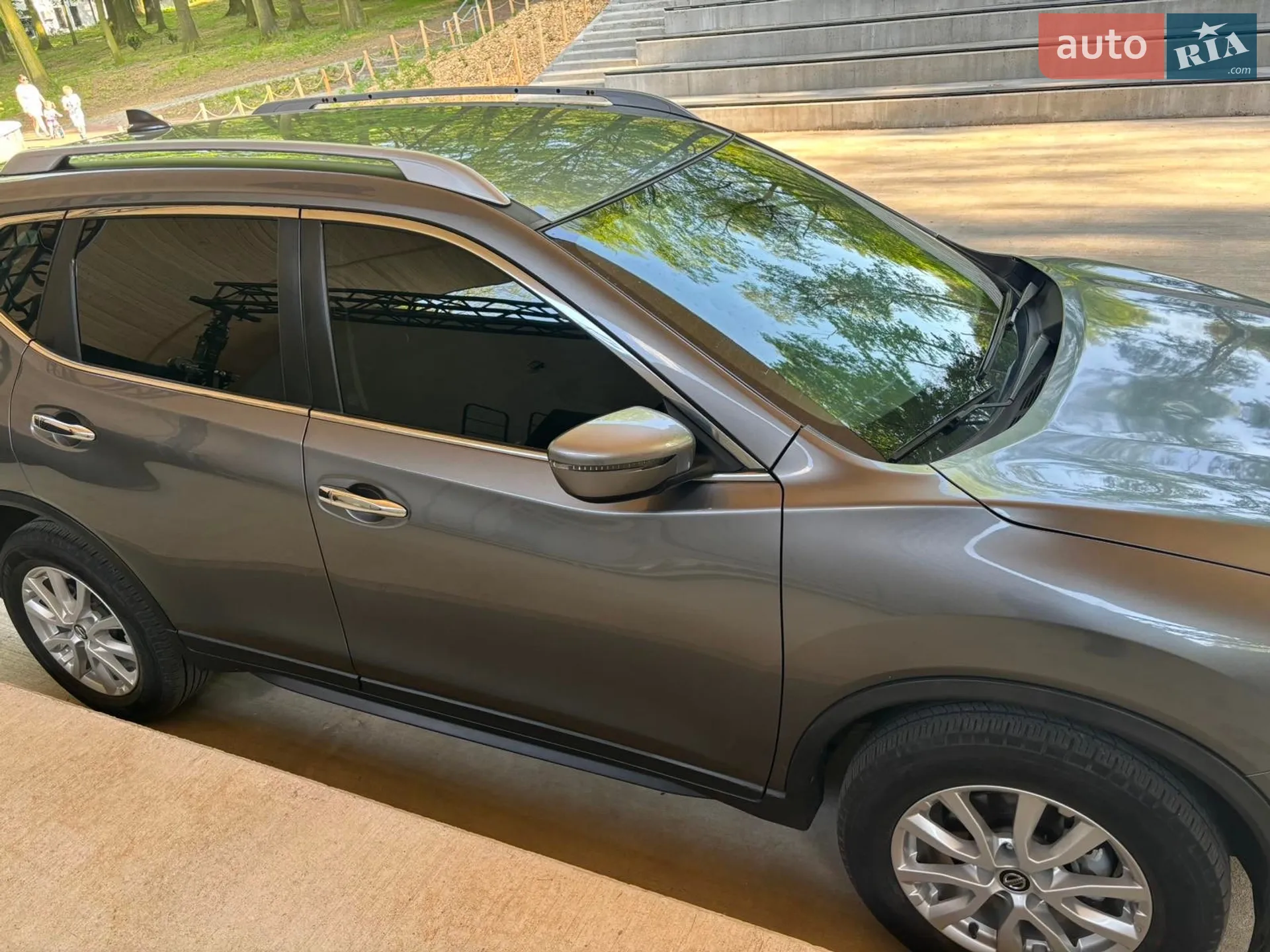 2019 Nissan Rogue - мініатюра 2