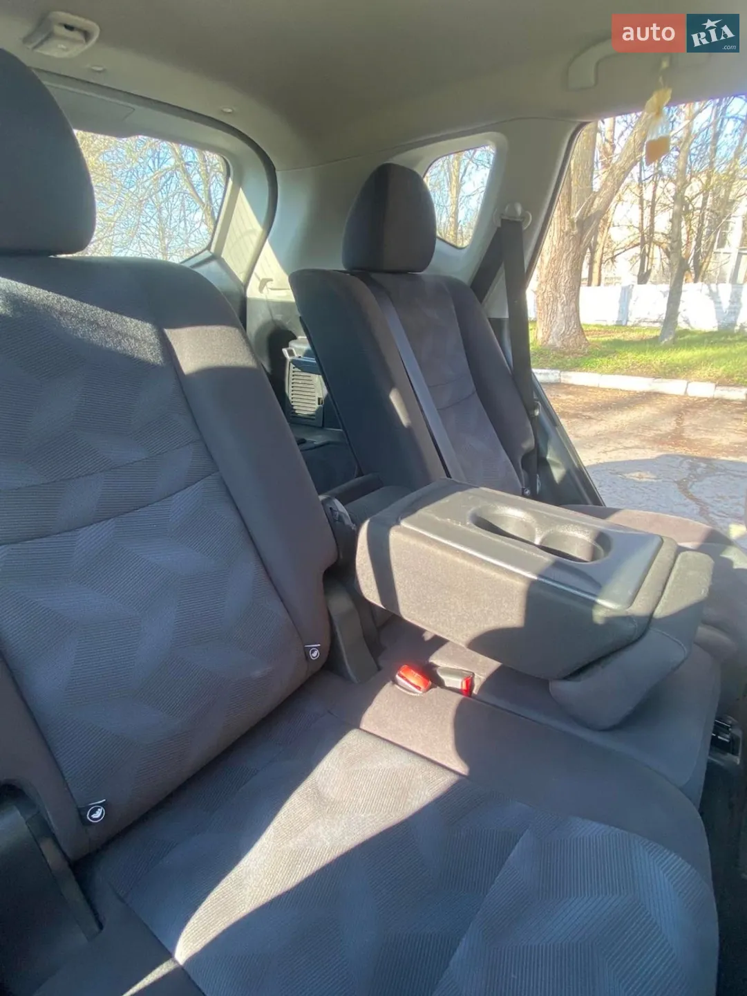 2016 Nissan Rogue - мініатюра 3