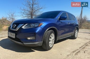 Внедорожник / Кроссовер Nissan Rogue 2017 в Вышгороде