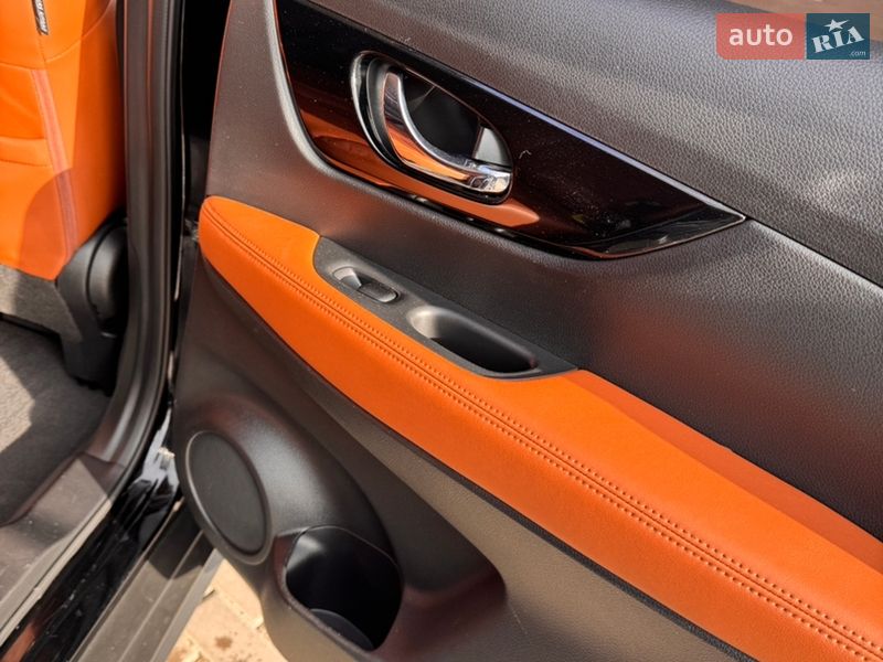 Позашляховик / Кросовер Nissan Rogue 2017 в Івано-Франківську