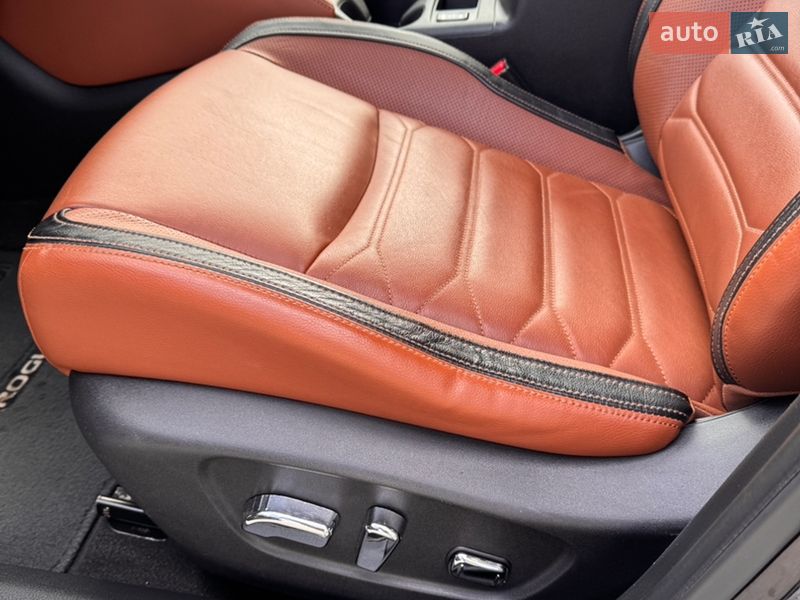 Позашляховик / Кросовер Nissan Rogue 2017 в Івано-Франківську