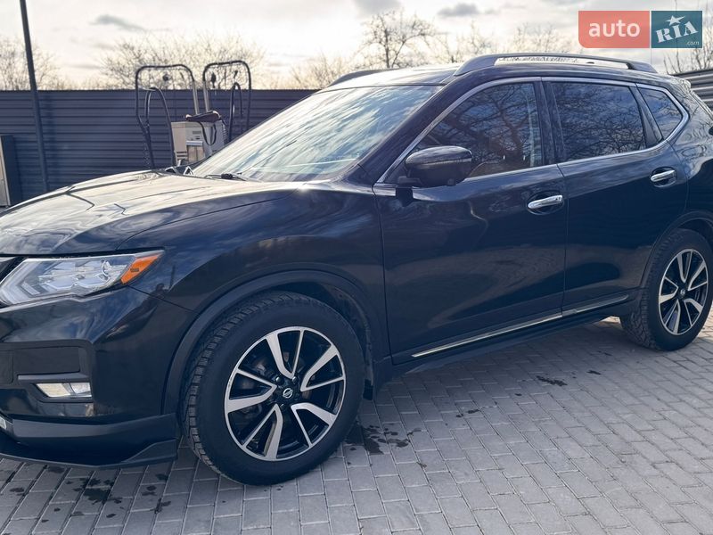 Позашляховик / Кросовер Nissan Rogue 2017 в Івано-Франківську