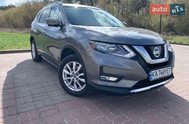 Внедорожник / Кроссовер Nissan Rogue 2018 в Обухове