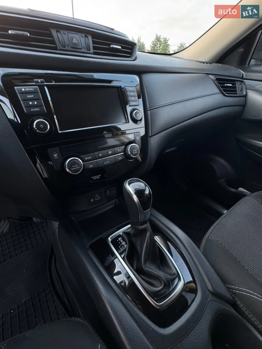 2017 Nissan Rogue - мініатюра 12