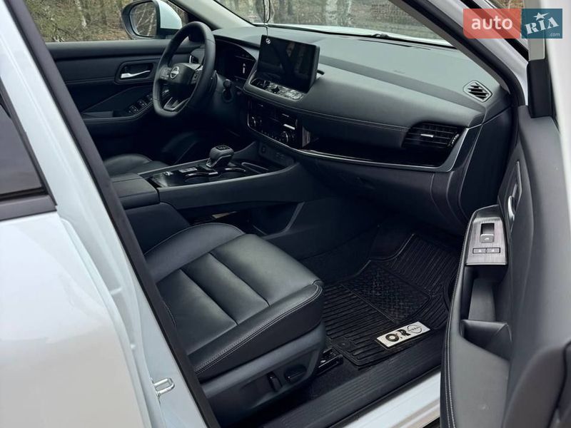 Позашляховик / Кросовер Nissan Rogue 2025 в Коростишеві