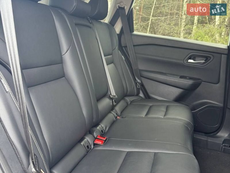 Позашляховик / Кросовер Nissan Rogue 2025 в Коростишеві