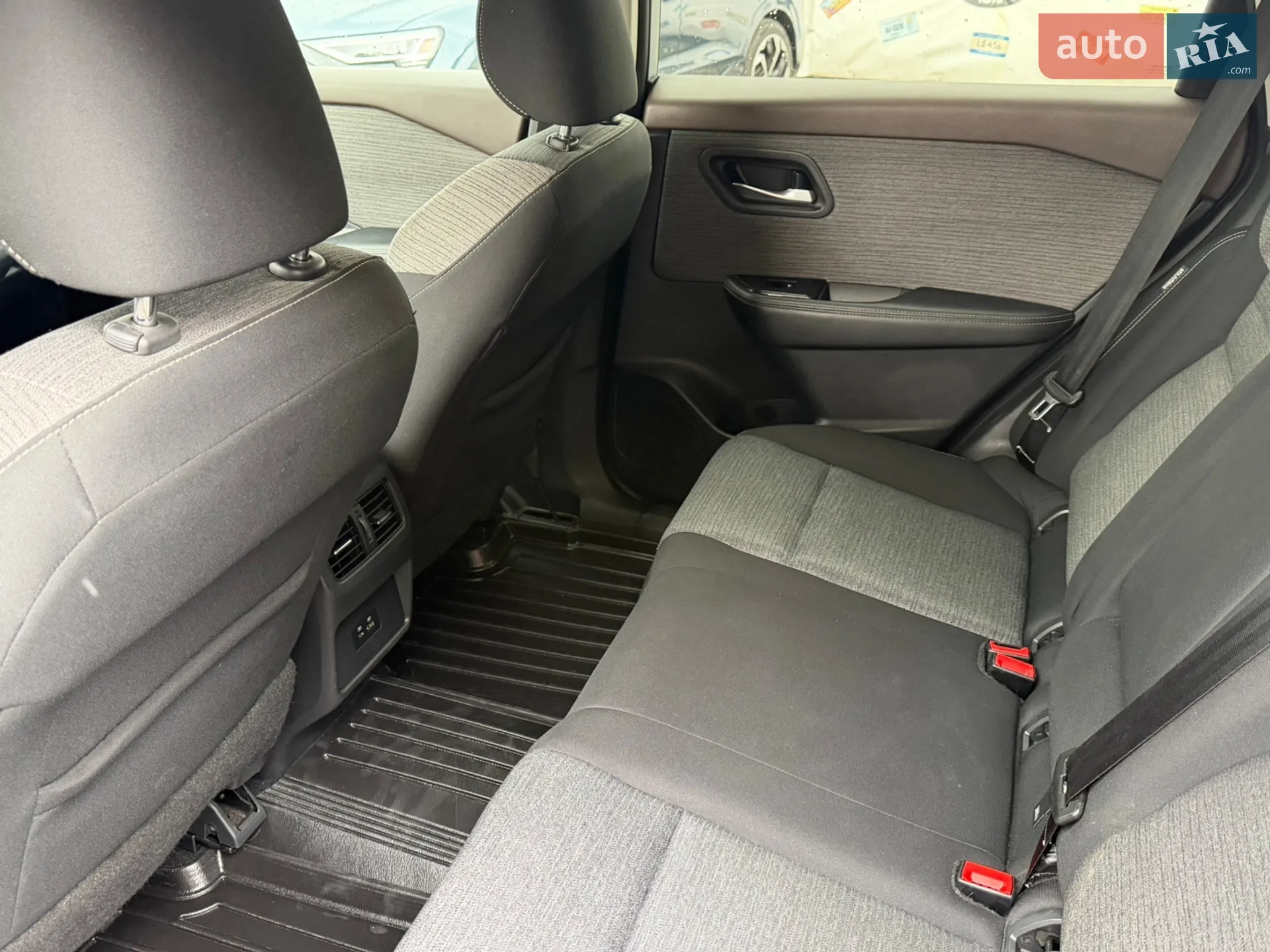 2021 Nissan Rogue - мініатюра 6