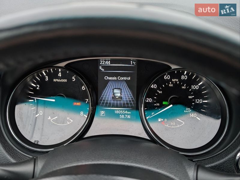 Позашляховик / Кросовер Nissan Rogue 2015 в Житомирі