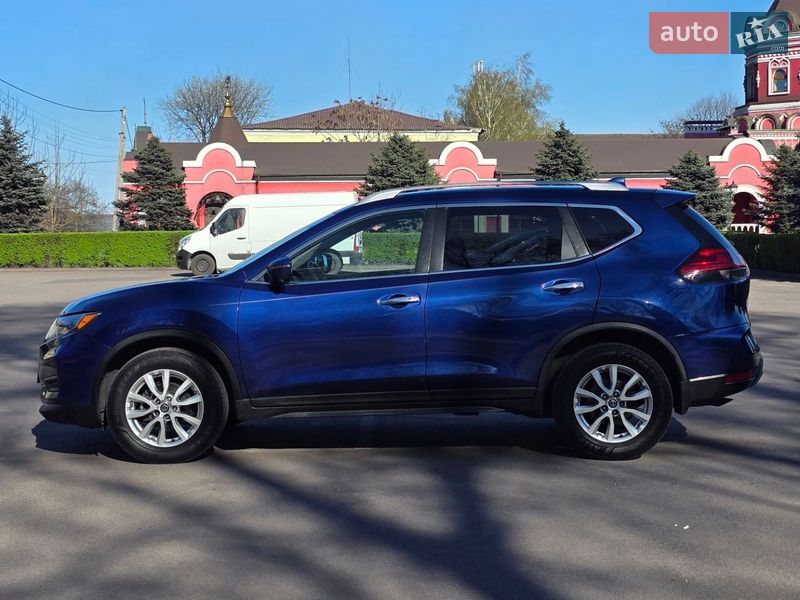 Позашляховик / Кросовер Nissan Rogue 2017 в Кам'янському